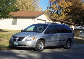 2001 Dodge Caravan Sport L. Side