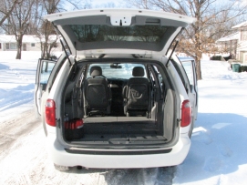 032-2005 Dodge Grand Caravan SXT rear open